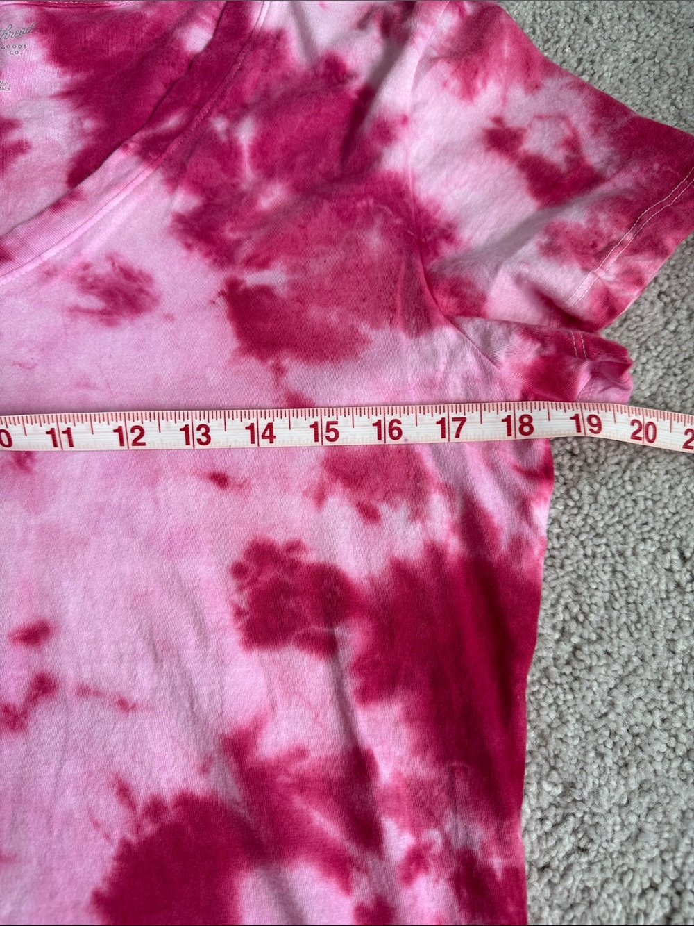 Universal Thread Pink Tie-Dye V-Neck Tee Size M - Picture 4 of 5